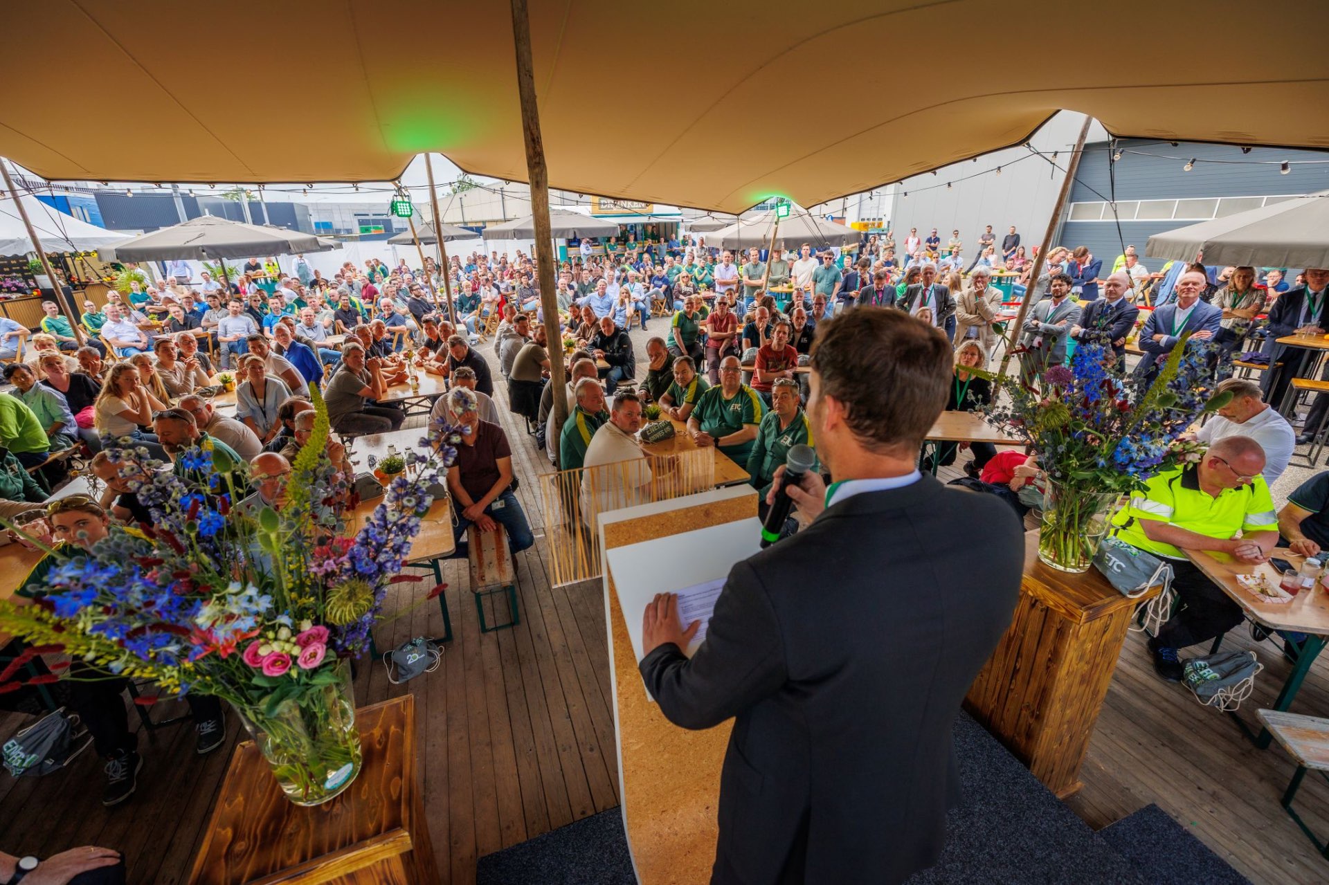 Twintig jaar vooruit denken. — ETC, 20-jarig jubileum door evenementenbureau Ik wil Kippenvel