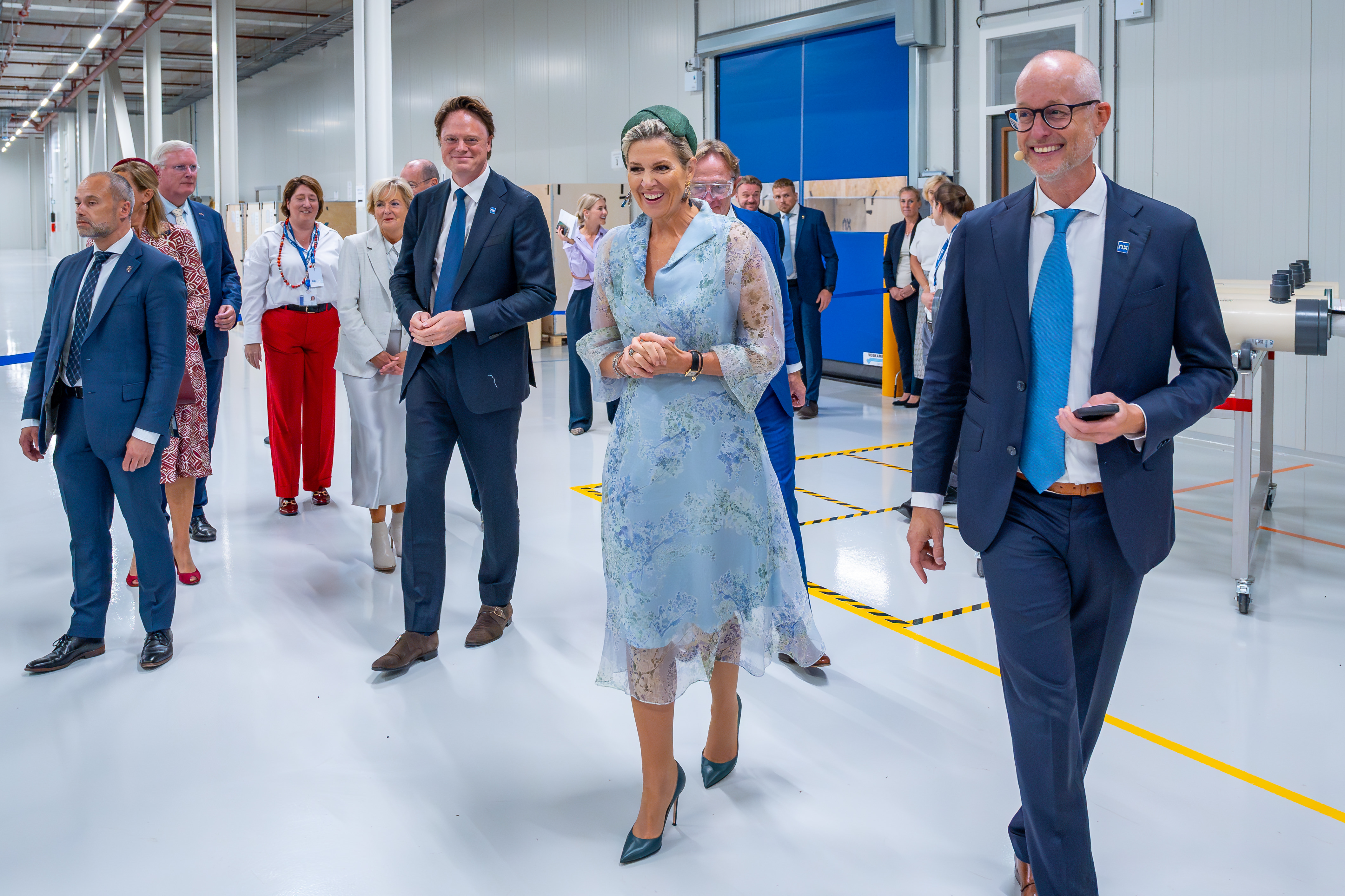 Een fabriek als koninklijk decor. — NX Filtration, De officiële opening van een gloednieuwe productiehal. door evenementenbureau Ik wil Kippenvel